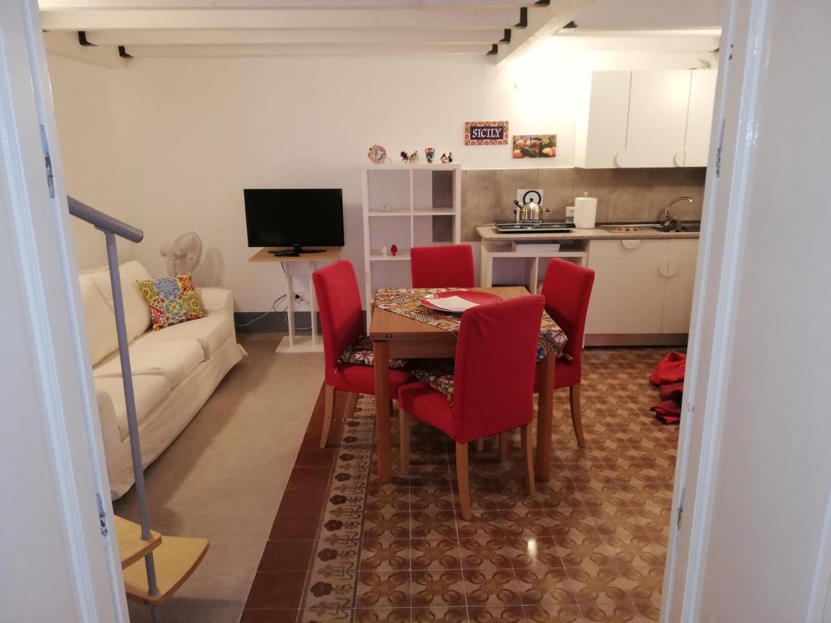 Il posto giusto station rooms Palermo Esterno foto